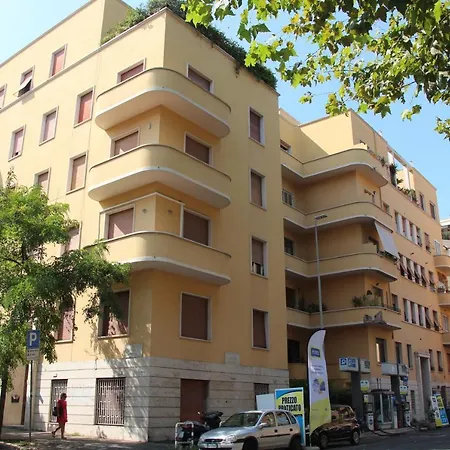 Comfort Rooms Piazza Mariano Armellini