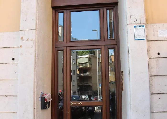Comfort Piazza Mariano Armellini בית הארחה